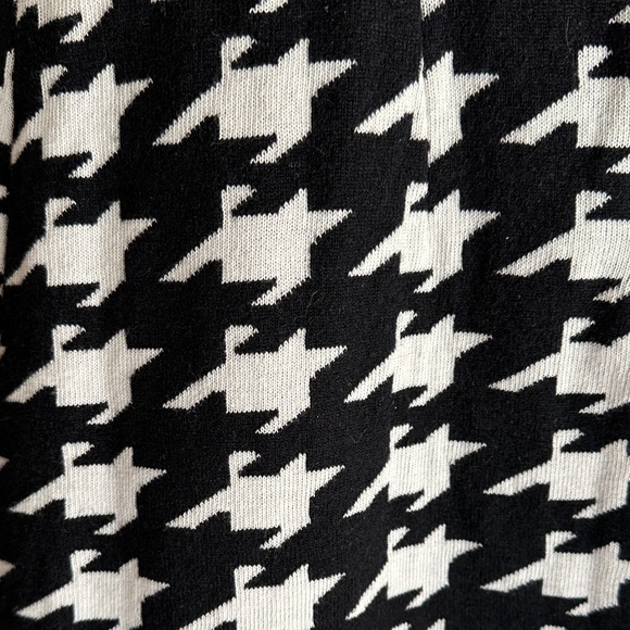 Alice + Olivia Black and White Houndstooth Mini Dress - Picture 5 of 8